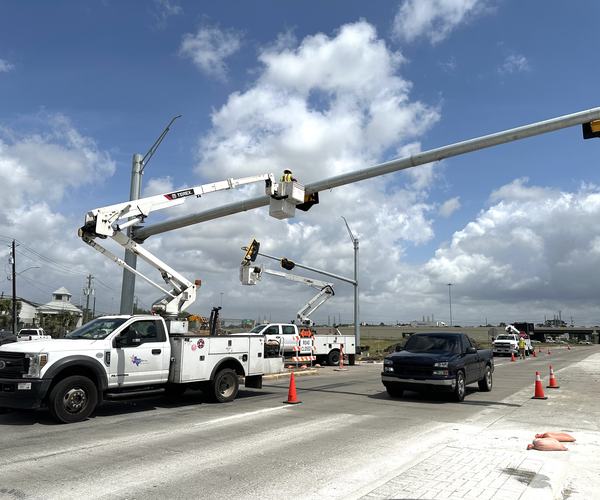 Mast arm signal installation
