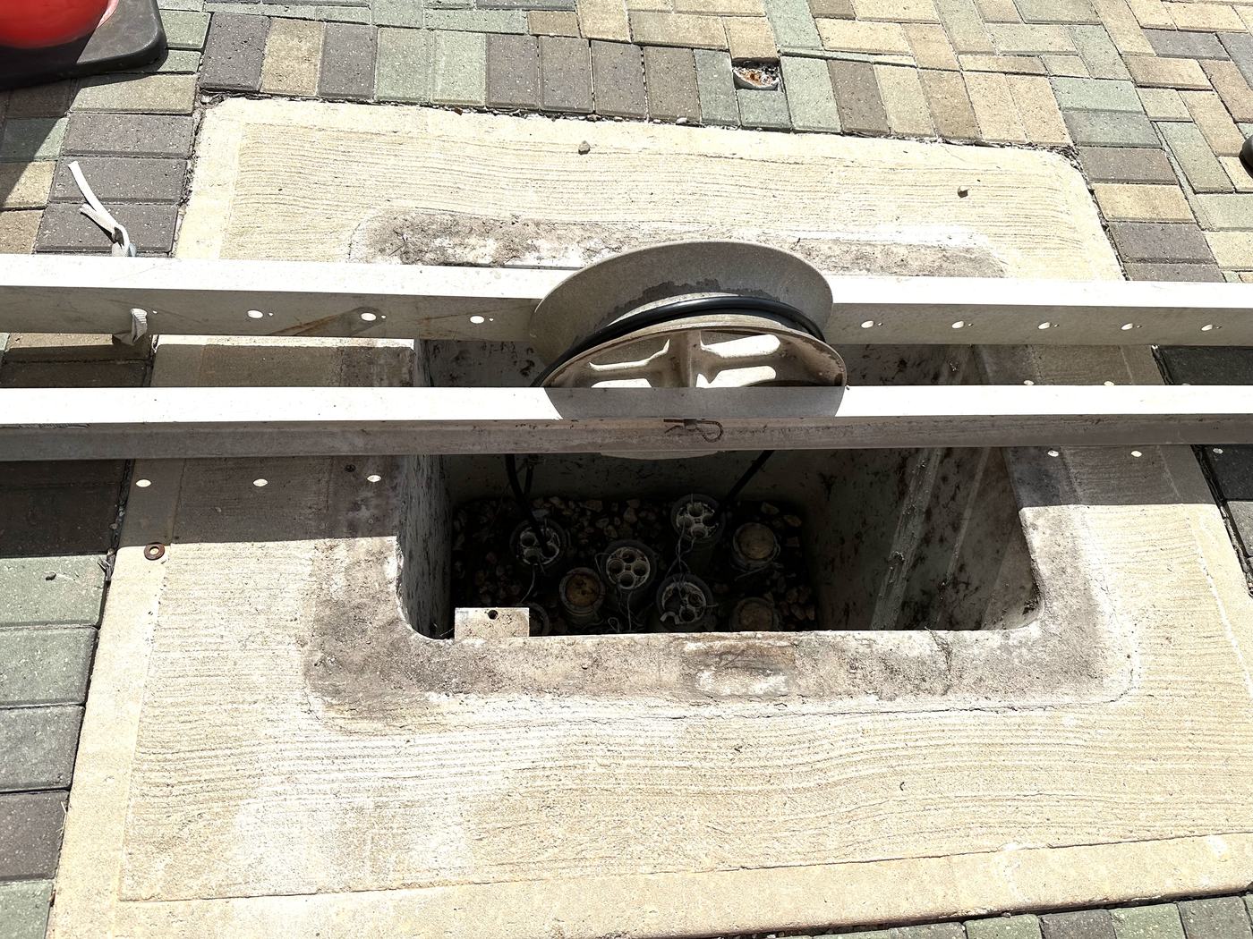 Ground box cable pull