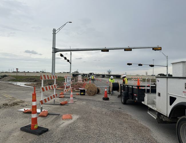 Pulling signal cable