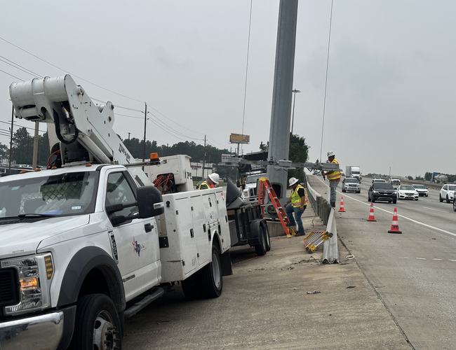 High-mast maintenance on the freeway